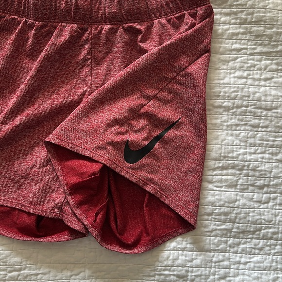 Nike shorts - Picture 2 of 3